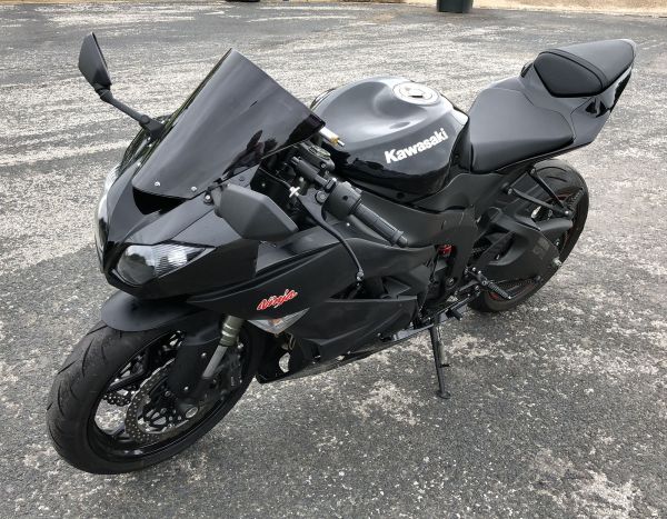 2011 Kawasaki ZX6R Ninja (low miles, clean title) MotoHouston.com